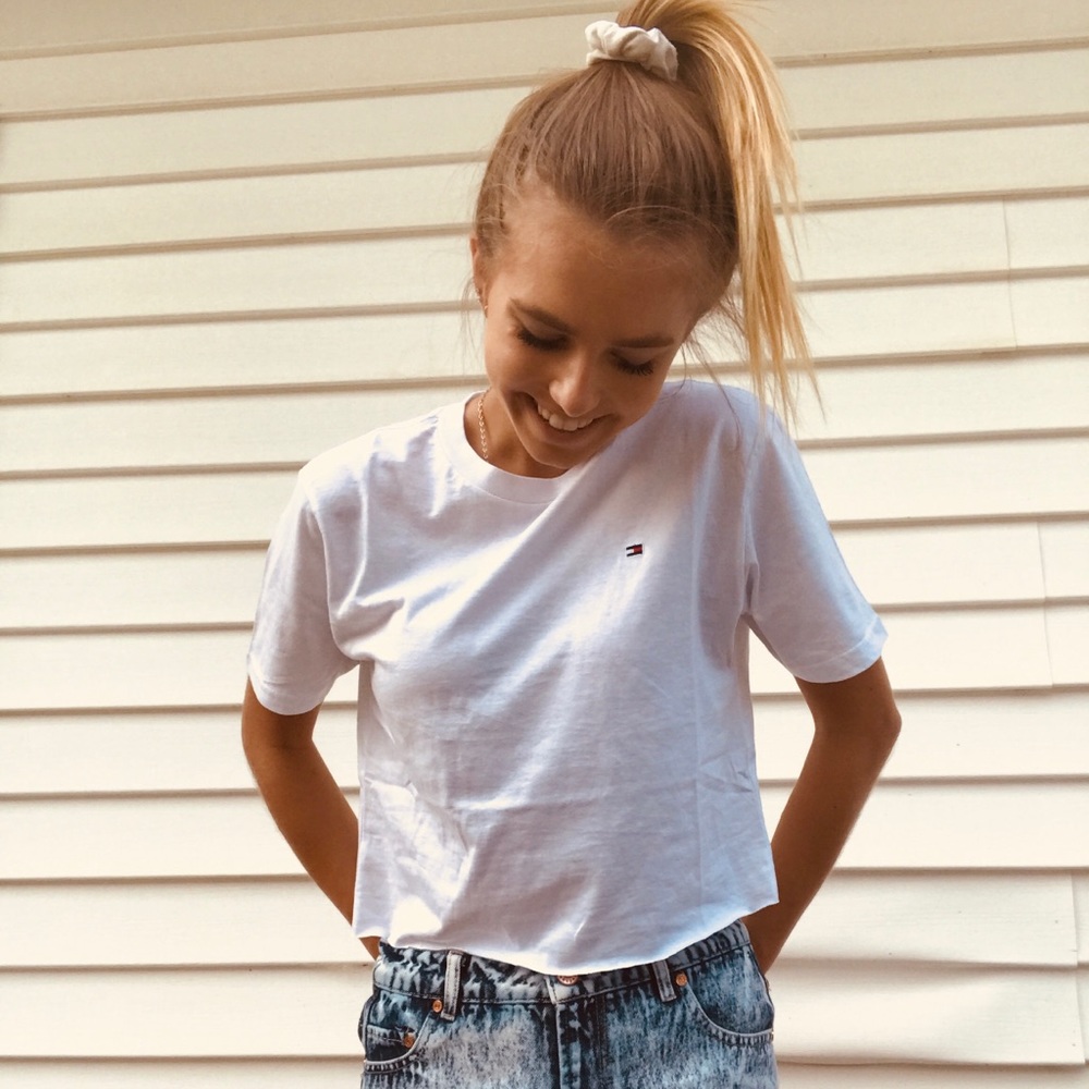 Tommy Hilfiger Tee - Picture 4 of 7